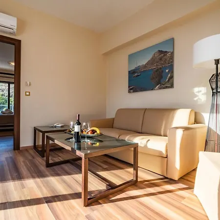 Khách sạn Ladiko - 3*
