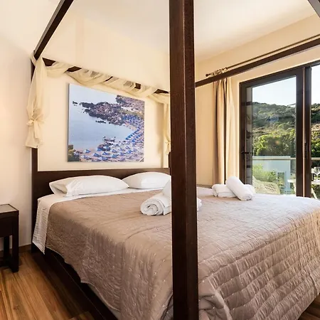 Khách sạn Ladiko - 3*