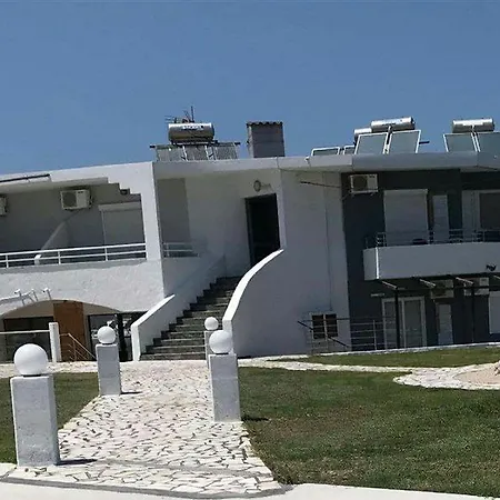 Khách sạn hẻo lánh Family House 2*