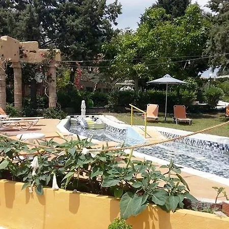 Gnest Hotel apartamentowy 2*