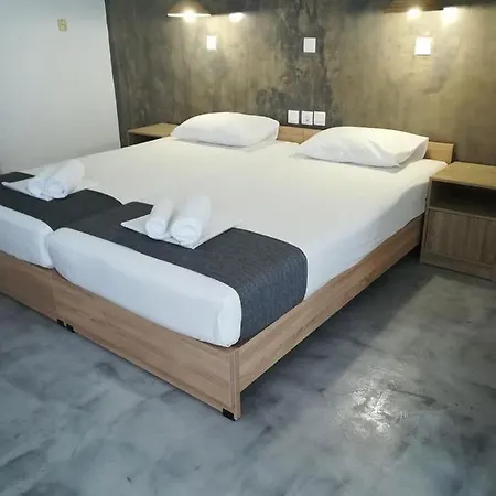 Family House Khách sạn hẻo lánh 2*