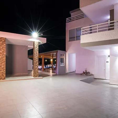 Hotelli Essential Summer (adults Only) 2*