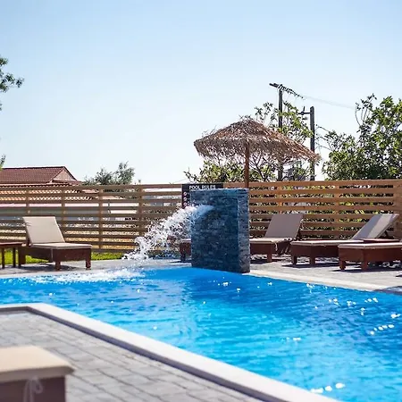 Essential Summer (adults Only) Hotelli 2*
