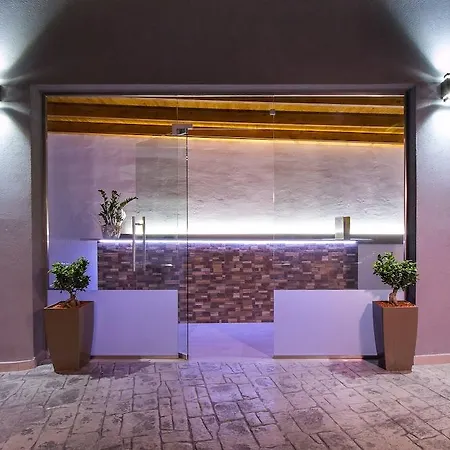 Hotelli Essential Summer (adults Only)