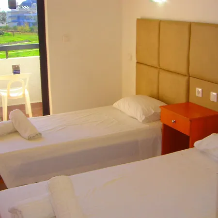 Hotel apartamentowy Butterfly Studios, 2*