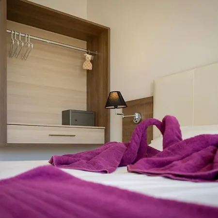 Hotel Stamos 2*