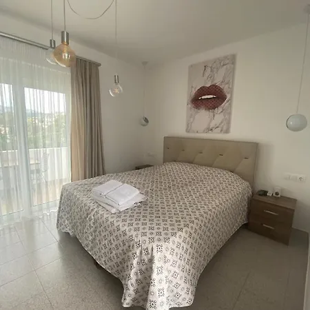 Leventis 2 Apartment *