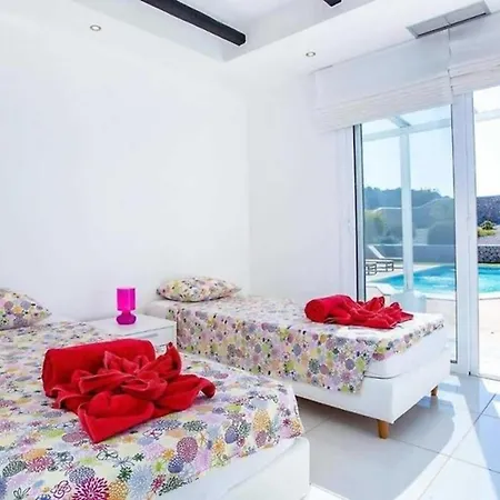 Franky Ladikoheizbarer Pool Ferienhaus Faliraki