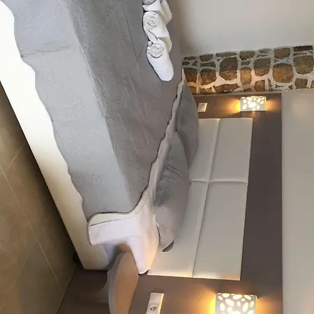 Khách sạn hẻo lánh Aquarius 4*