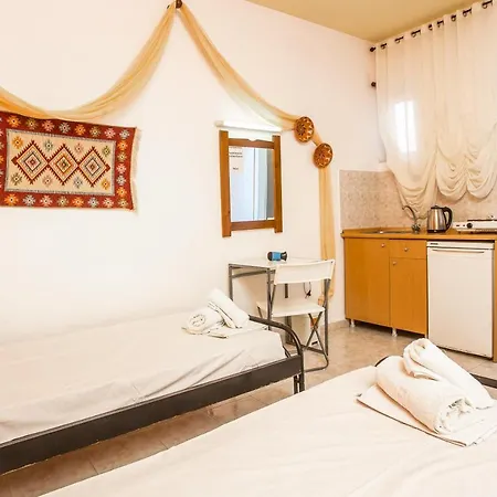 Vickys Aparthotel 2*