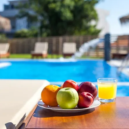 Hotelli Essential Summer (adults Only)