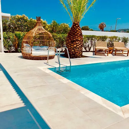 Mythos Luxury Hébergement de vacances *