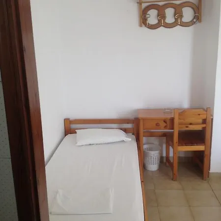 Hotel Manos 2*