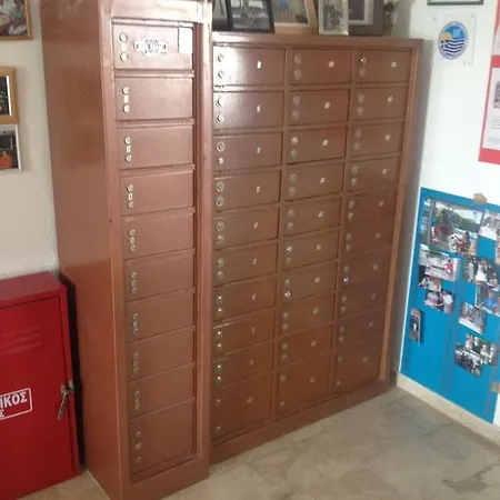 Manos Khách sạn 2*