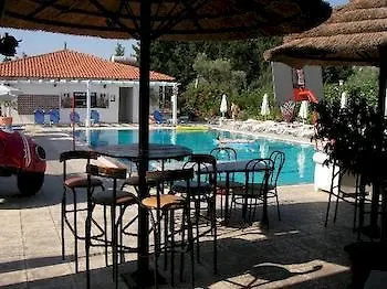 Tinas Plus Hotel 2*