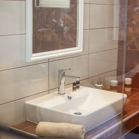 Khách sạn hẻo lánh Casastavris - Aparts & Pool 2*