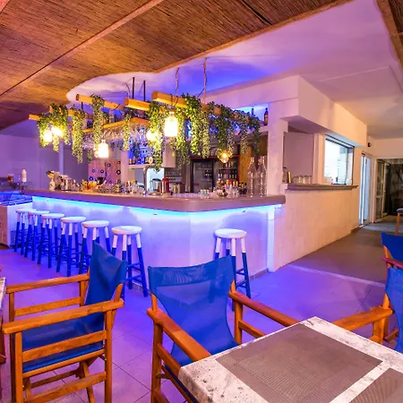 Aparthotel Tinas Plus Hotel 2*