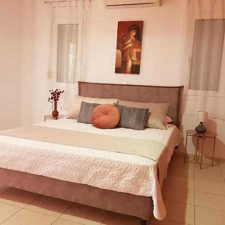 Apartment Theti
