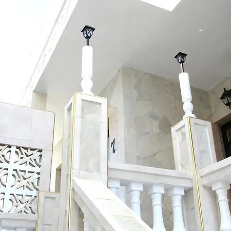 Castellino Wisma tamu 2*