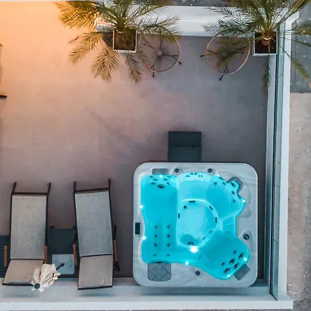 Jns Premium Roof Jacuzzi Apartament *