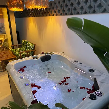 Compass Luxury *