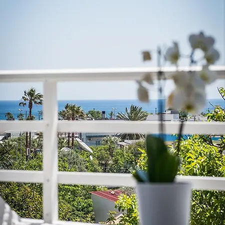 Essential Summer Inn