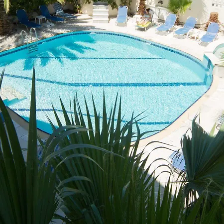 White Palace Aparthotel 2*