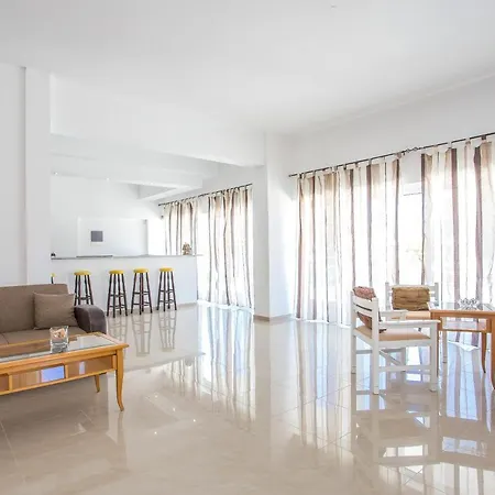 Angelos Aparthotel 3*