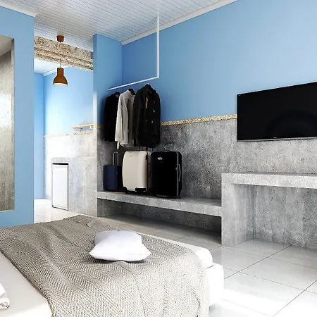 Tinas Plus Hotel 2*