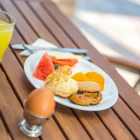 Khách sạn hẻo lánh Irinna