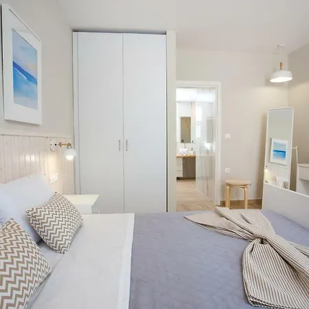 Avi Suites 2 Căn hộ *