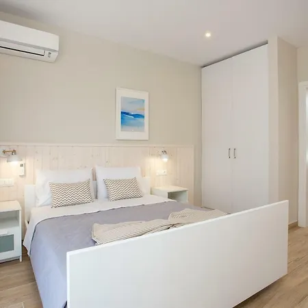 Avi Suites 2 Căn hộ *