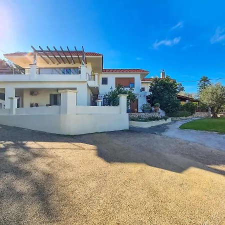 Colonial View Apartment