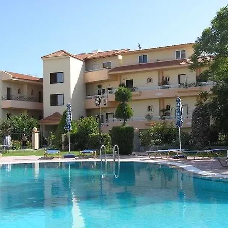 Lyristis Dinos & Apartahotel 3*