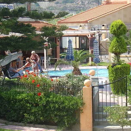 Lyristis Dinos & Apartahotel Faliraki