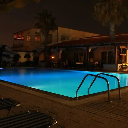 Bay Hotell 2*