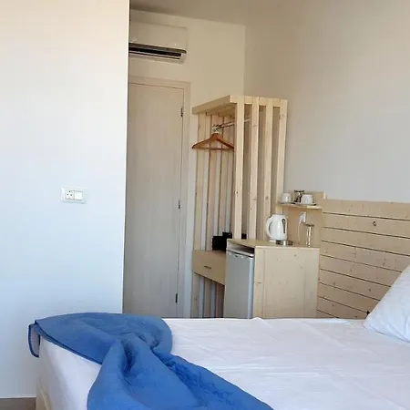 Raffaello Aparthotel *