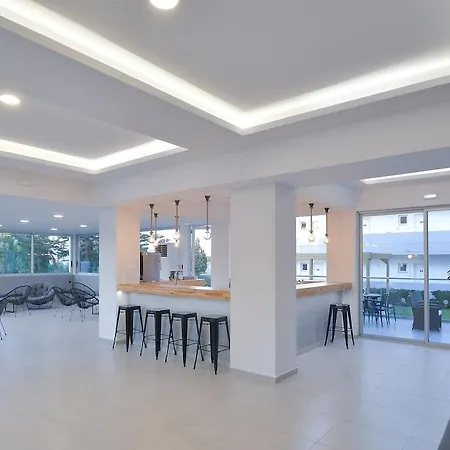 Evita Bay Hotel