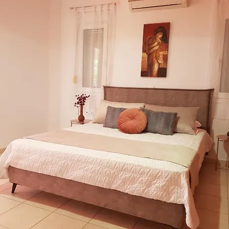 Theti Apartment *