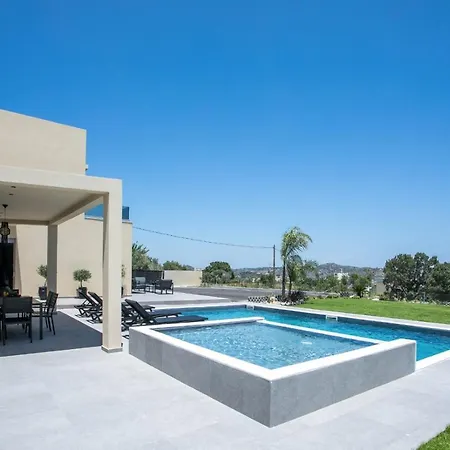 Madi Villa *