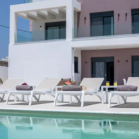 Aurora Villa *