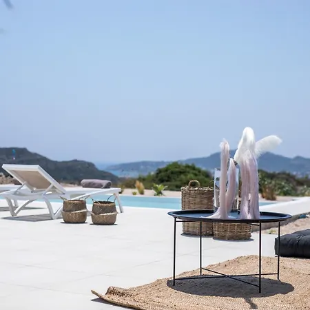Aurora Villa *