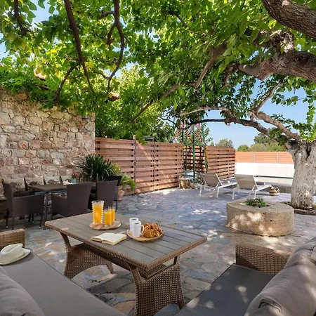 Ariadni Apartment *