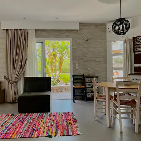 Kostas Studios Apartment