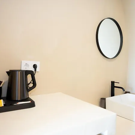Atma & Hotel