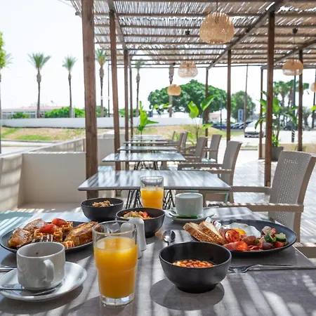 Hotel Atma & 3*