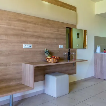 Hotel Stamos *