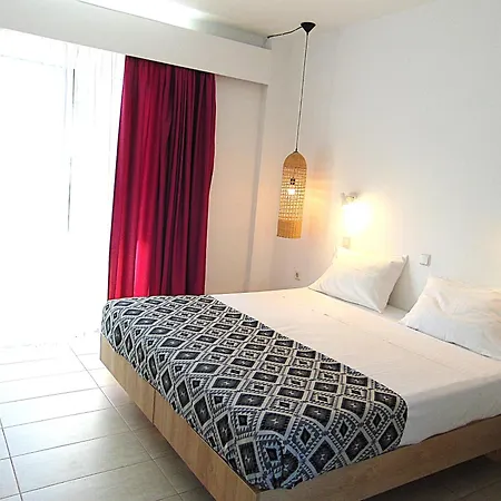 Rosie's Bellezza Aparthotel