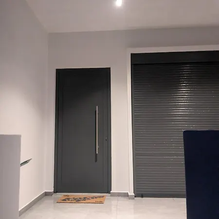 Nirea Ii Apartment