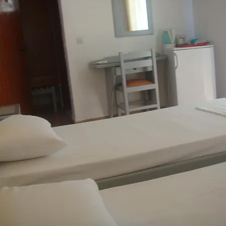 Casa de hóspedes Omiros 2*